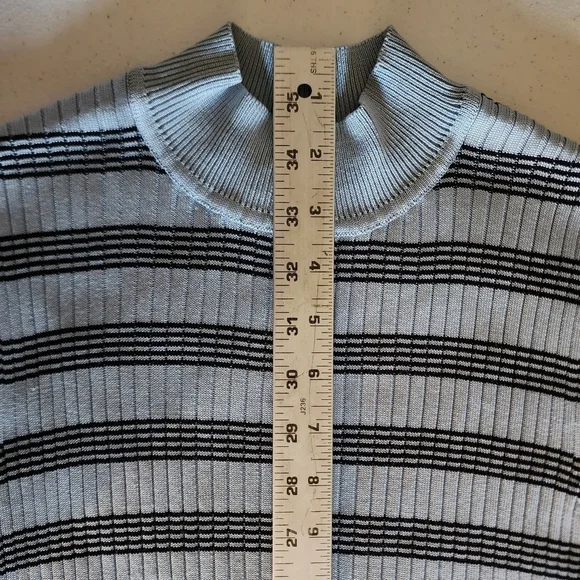 Vintage Burberrys Silk Blue Striped Sleeveless Ribbed Knit Women's Top S… - Picture 10 of 16